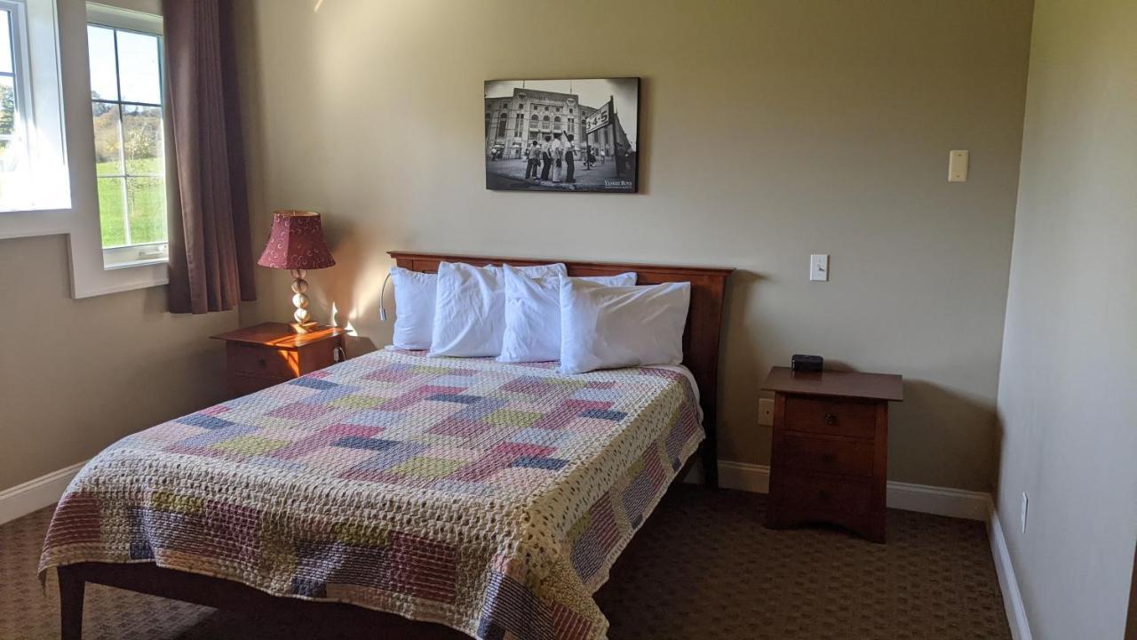 The Meadowlark Inn East Springfield Εξωτερικό φωτογραφία
